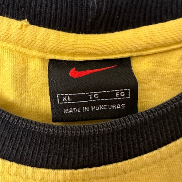 y2k nike center swoosh tee - Picture 3 of 3